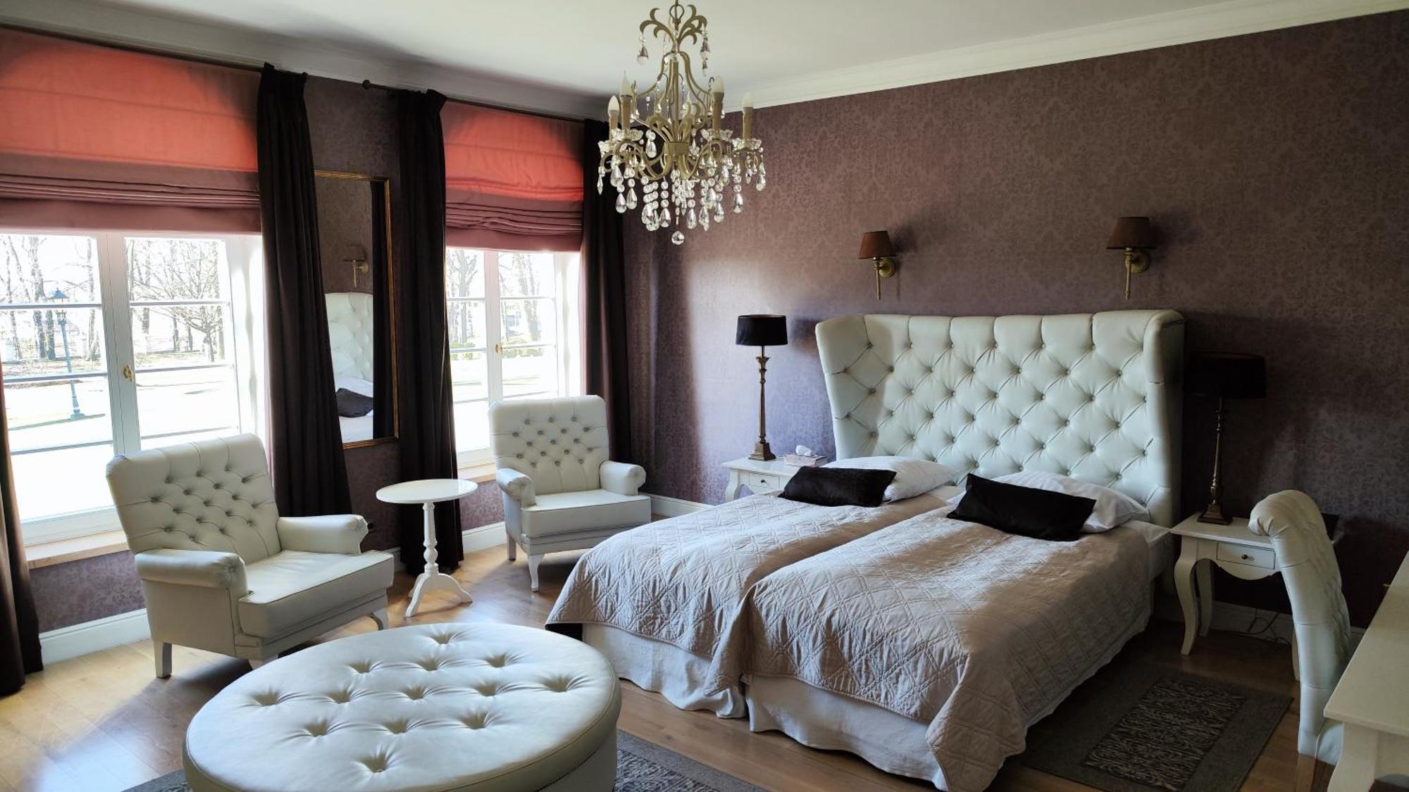 Dwor Na Wolicy Hotel Дебица Екстериор снимка